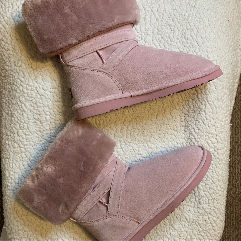 BNWOT Women’s size 10 LAMO faux fur boots